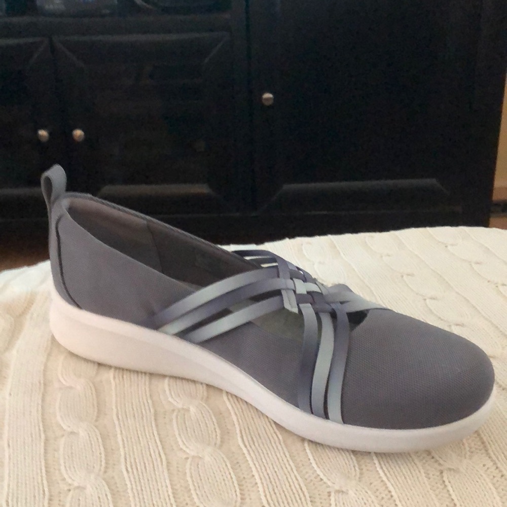 Shoe